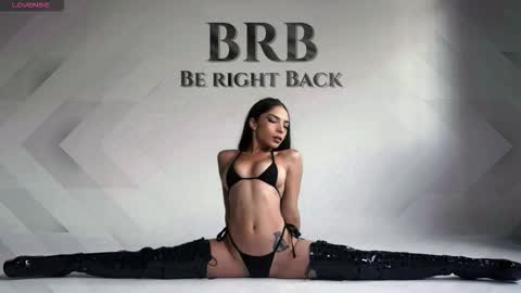 Snapshot of sofia_rousse_ chatting on 12/01/25, 07:52 online show from 12/01/25, 07:52