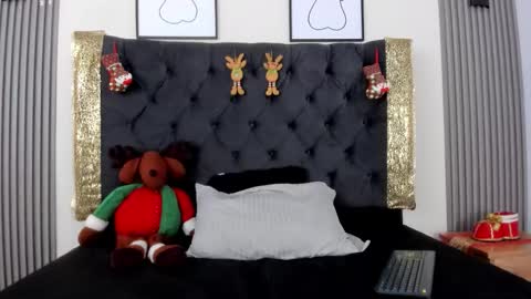 Snapshot of sofia_seduccion chatting on 11/18/25, 12:20 sofi online show from 11/18/25, 12:20