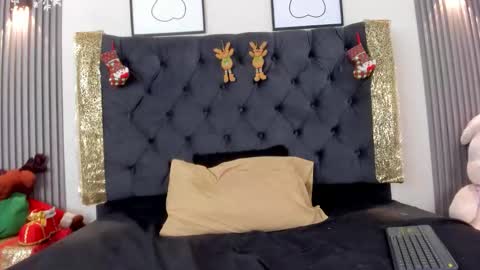 Snapshot of sofia_seduccion chatting on 12/01/25, 12:32 sofi online show from 12/01/25, 12:32