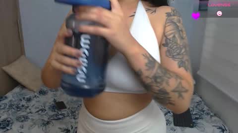 kanella  valery online show from 11/22/25, 05:45