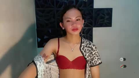Snapshot of sofia_sweetheart18 chatting on 10/15/25, 02:33 sofia_sweetheart18 online show from 10/15/25, 02:33