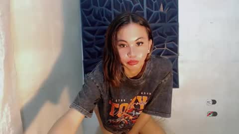 Snapshot of sofia_sweetheart18 chatting on 10/25/25, 06:35 sofia_sweetheart18 online show from 10/25/25, 06:35