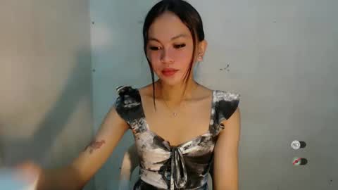 sofia_sweetheart18 online show from 12/03/25, 02:48