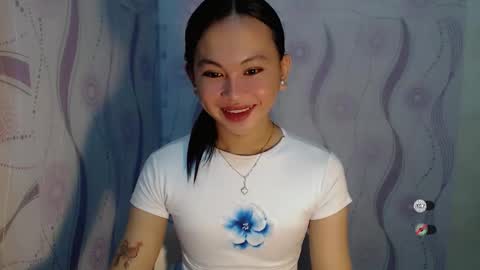 Snapshot of sofia_sweetheart18 chatting on 02/17/26, 02:24 sofia_sweetheart18 online show from 02/17/26, 02:24