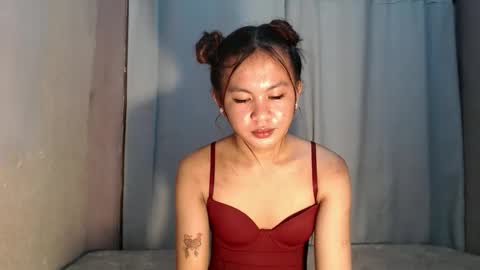 Snapshot of sofia_sweetheart18 chatting on 05/15/26, 11:01 sofia_sweetheart18 online show from 05/15/26, 11:01