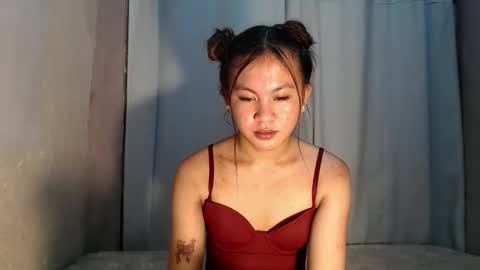 Snapshot of sofia_sweetheart18 chatting on 05/16/26, 12:40 sofia_sweetheart18 online show from 05/16/26, 12:40