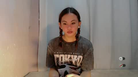 Snapshot of sofia_sweetheart18 chatting on 06/21/26, 11:40 sofia_sweetheart18 online show from 06/21/26, 11:40