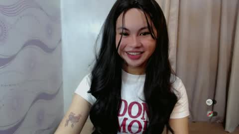 Snapshot of sofia_sweetheart18 chatting on 07/05/26, 09:00 sofia_sweetheart18 online show from 07/05/26, 09:00