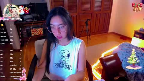 Snapshot of sofia_vanner chatting on 12/17/24, 04:01 SOFIA online show from 12/17/24, 04:01