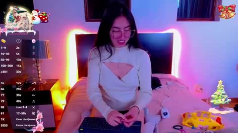 Snapshot of sofia_vanner chatting on 12/27/24, 01:43 SOFIA online show from 12/27/24, 01:43