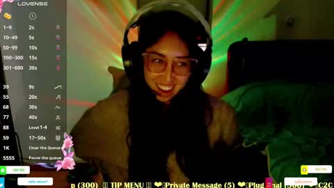 Snapshot of sofia_vanner chatting on 10/23/25, 02:55 SOFIA online show from 10/23/25, 02:55