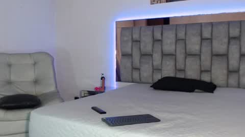 sofia_velez26 online show from 07/03/26, 12:06