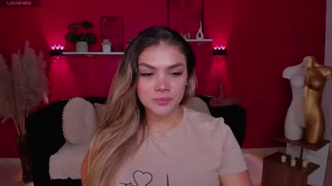 Snapshot of sofia_velvetx chatting on 06/16/26, 01:25 sofia_velvetx online show from 06/16/26, 01:25