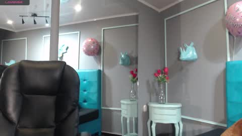 Sofa online show from 02/28/25, 11:25