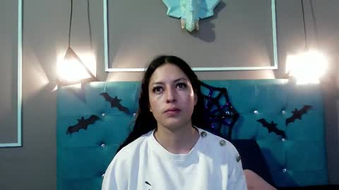 Sofa online show from 10/27/25, 11:03