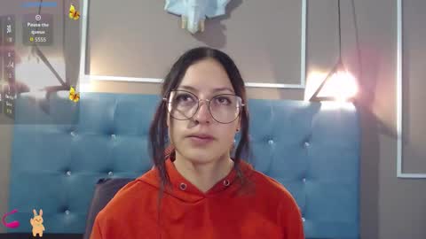 Sofa online show from 11/14/25, 11:09