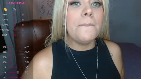 Sofi cortes626 Ig online show from 12/17/24, 01:29