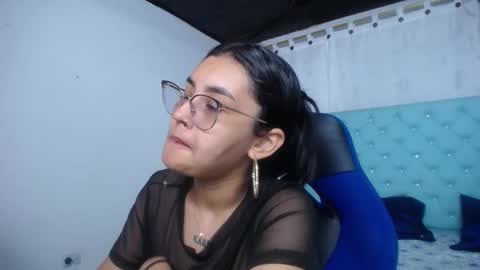 Snapshot of sofiaasexy19 chatting on 10/17/25, 12:41 Sofia online show from 10/17/25, 12:41