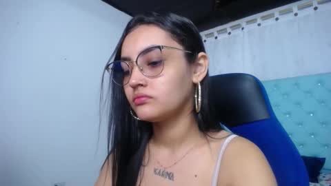 Snapshot of sofiaasexy19 chatting on 10/25/25, 12:13 Sofia online show from 10/25/25, 12:13