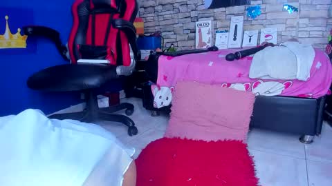 sofiacastillo01 online show from 01/14/25, 03:57