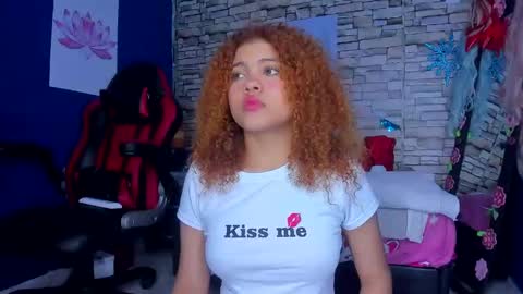 sofiacastillo01 online show from 01/16/25, 12:42