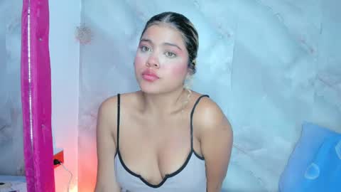 sofiacastillo01 online show from 06/02/26, 03:36