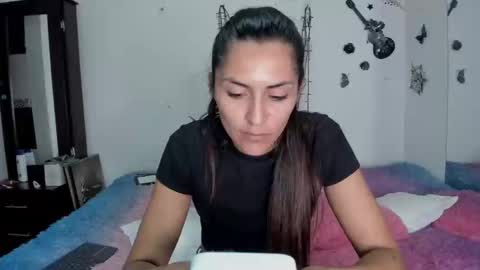 sofiacruz16 online show from 12/31/24, 01:04