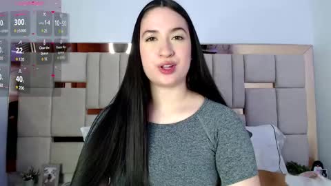 sofiaduque_26 online show from 02/12/25, 09:01