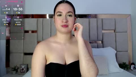 sofiaduque_26 online show from 02/23/25, 08:44