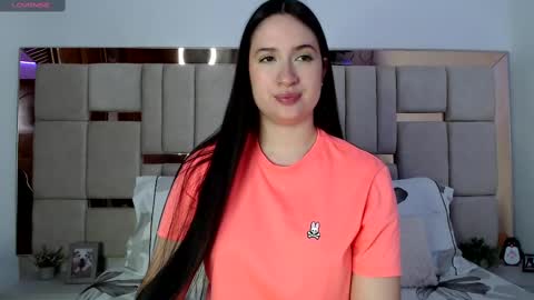 sofiaduque_26 online show from 03/05/25, 07:06
