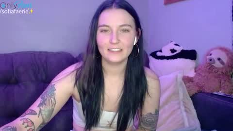 Snapshot of sofiafaerie chatting on 01/10/25, 11:18 sofiafaerie online show from 01/10/25, 11:18