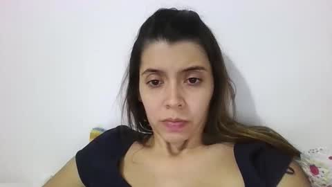 sofiahenao2 online show from 10/22/25, 01:39