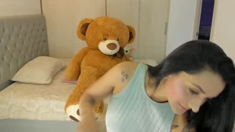 SOFIA independent model  online show from 01/03/25, 12:08