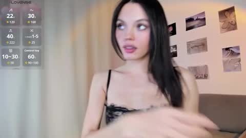 Sofia online show from 11/04/25, 03:05