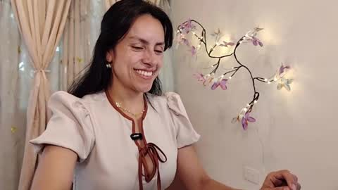 Sofi Bella online show from 05/19/26, 07:20