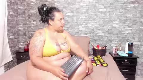 Vicky  online show from 12/23/24, 10:42