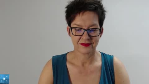 Snapshot of sofie_velvet chatting on 09/14/25, 05:17 Sofie Velvet online show from 09/14/25, 05:17