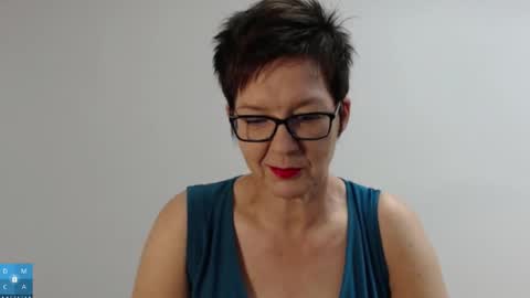 Snapshot of sofie_velvet chatting on 09/21/25, 06:04 Sofie Velvet online show from 09/21/25, 06:04