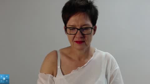 Snapshot of sofie_velvet chatting on 09/22/25, 04:20 Sofie Velvet online show from 09/22/25, 04:20