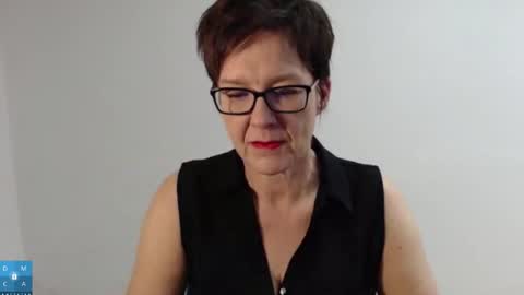 Snapshot of sofie_velvet chatting on 10/26/25, 03:18 Sofie Velvet online show from 10/26/25, 03:18