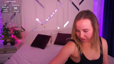 Snapshot of sofiebloom chatting on 11/06/25, 11:59 Sofie online show from 11/06/25, 11:59