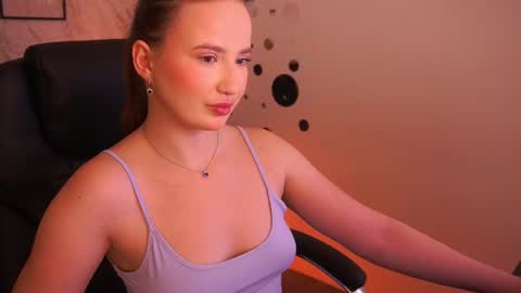 Snapshot of sofiebloom chatting on 06/11/26, 09:57 Sofie online show from 06/11/26, 09:57