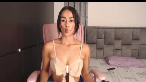 Snapshot of sofierosse_ chatting on 02/19/25, 01:51 Sofie Rosee online show from 02/19/25, 01:51