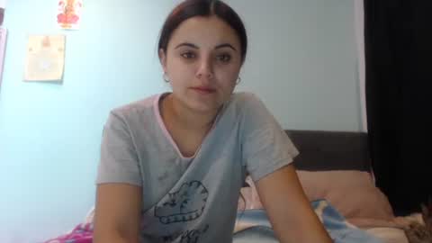 Snapshot of sofigarcia17 chatting on 12/14/24, 04:23 sofi online show from 12/14/24, 04:23