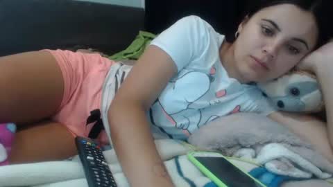 Snapshot of sofigarcia17 chatting on 12/17/24, 04:01 sofi online show from 12/17/24, 04:01