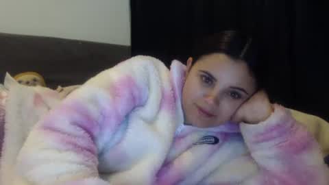 Snapshot of sofigarcia17 chatting on 01/07/25, 02:42 sofi online show from 01/07/25, 02:42