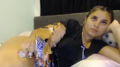 Snapshot of sofigarcia17 chatting on 02/25/25, 02:47 sofi online show from 02/25/25, 02:47