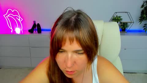 Snapshot of sofii_darling chatting on 09/21/25, 04:30 sofii_darling online show from 09/21/25, 04:30