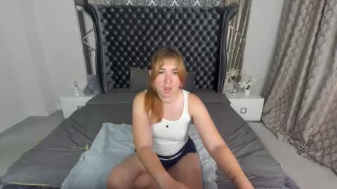 Snapshot of sofii_darling chatting on 10/12/25, 04:39 sofii_darling online show from 10/12/25, 04:39