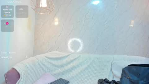 Snapshot of sofii_miller_ chatting on 02/13/25, 06:16 online show from 02/13/25, 06:16